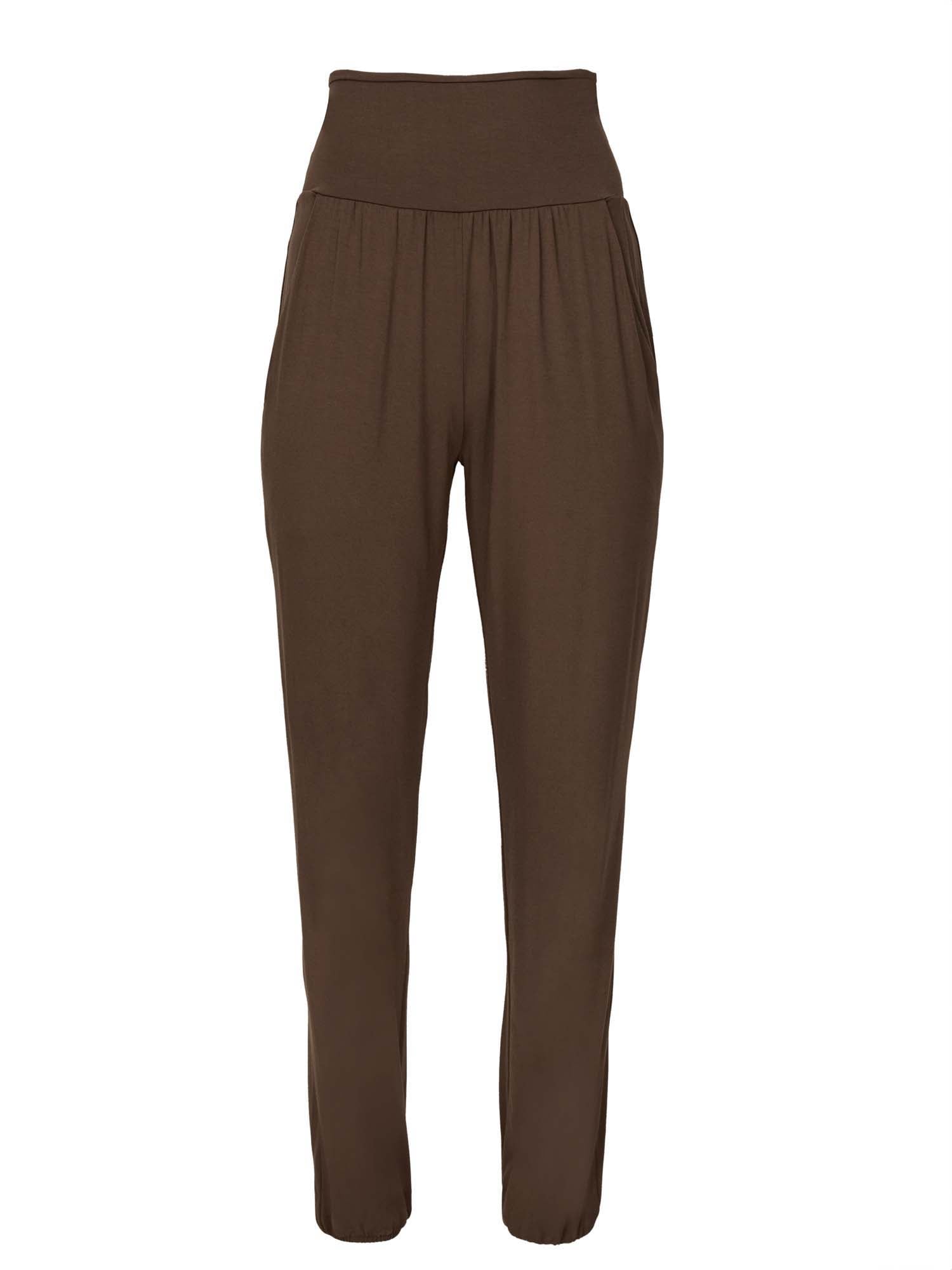 Model wearing cocoa brown lounge pants with a deep waistband, long relaxed leg, elasticised cuff and side pockets, women's bamboo clothing