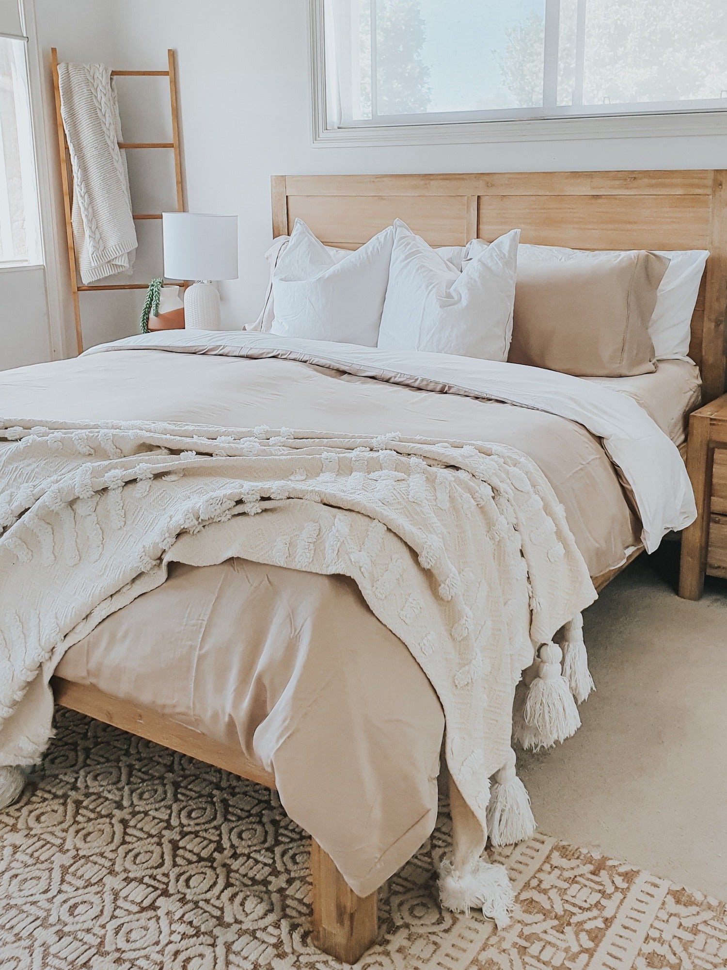 queen bed bamboo fitted sheet in macadmia, bamboo bedding