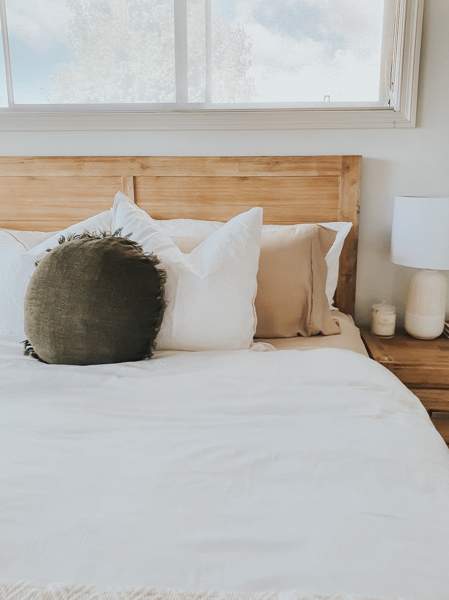 king bed bamboo sheet set with fitted sheet, flat sheet and 2 pillow slips in white, bamboo bedding