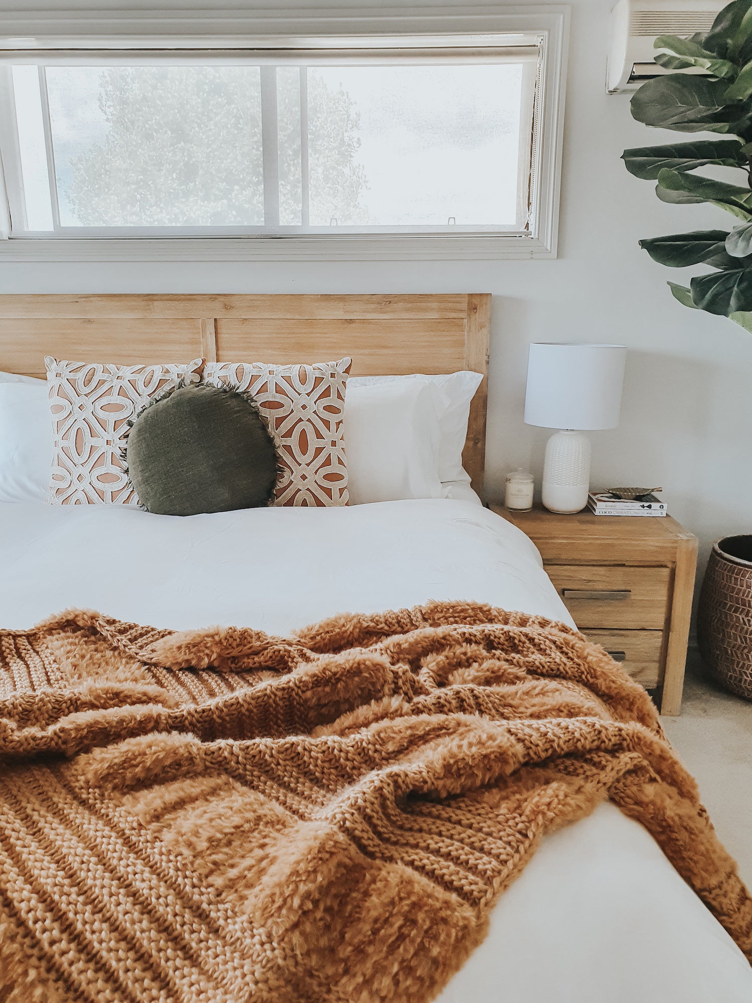 king bed bamboo sheet set with fitted sheet, flat sheet and 2 pillow slips in white, bamboo bedding
