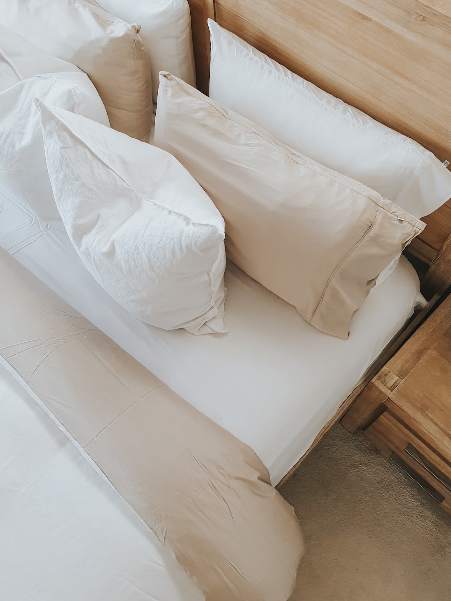 king bed bamboo sheet set with fitted sheet, flat sheet and 2 pillow slips in white, bamboo bedding
