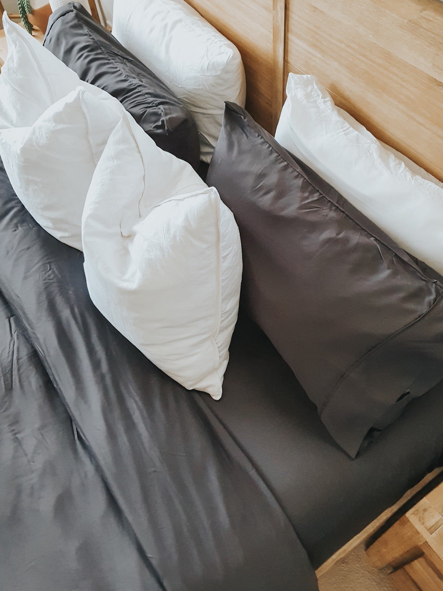 king bed bamboo sheet set with fitted sheet, flat sheet and 2 pillow slips in slate grey, bamboo bedding